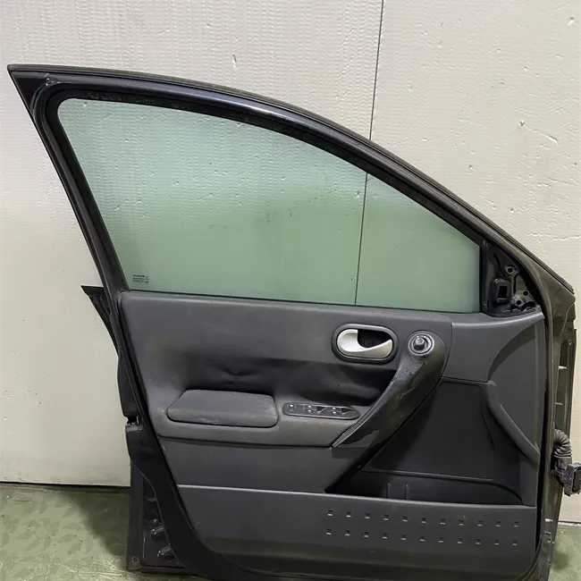 Porta anteriore sinistra