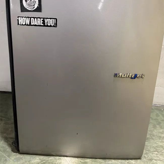 Porta carico posteriore a battente destra