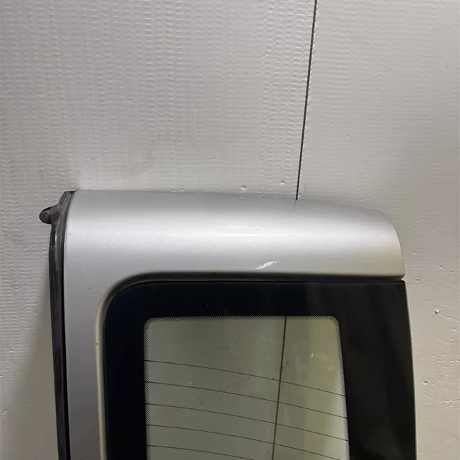 Porta carico posteriore a battente destra