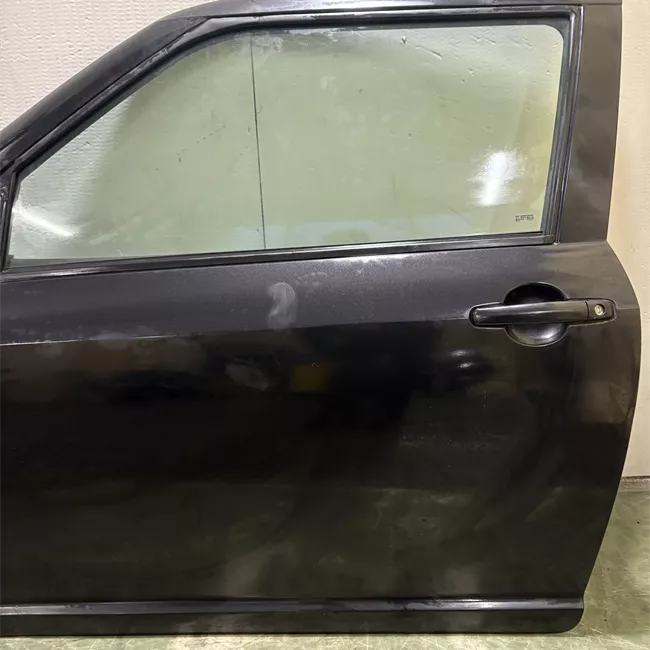 Porta anteriore sinistra