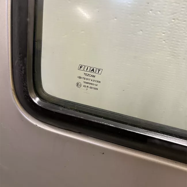 Porta posteriore destra