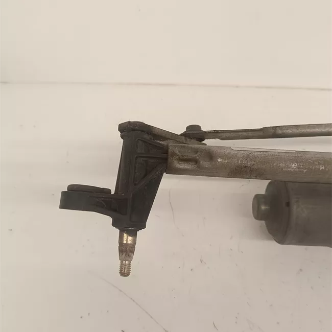 Meccanismo tergiparabrezza con motorino