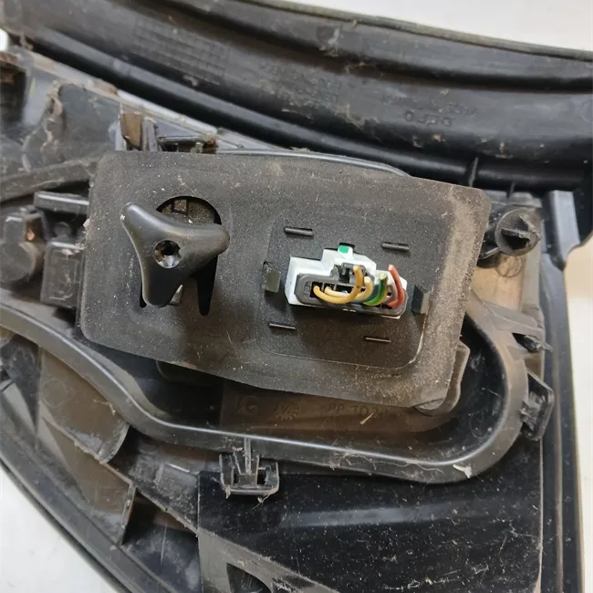 Fanale posteriore sinistro