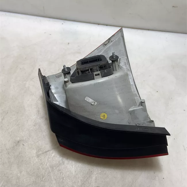 Fanale posteriore parte esterno sinistro