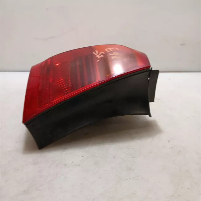 Fanale posteriore parte esterno sinistro