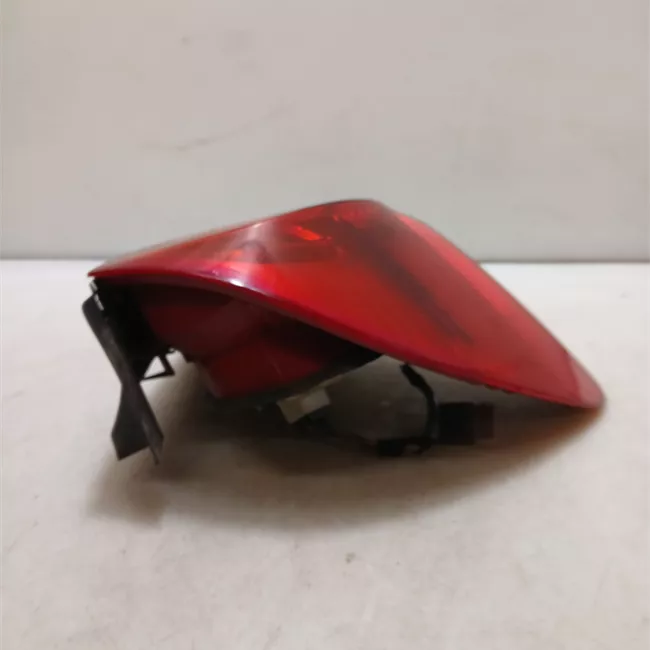 Fanale posteriore parte esterno sinistro