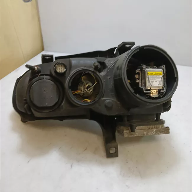 Proiettore destro Xeno