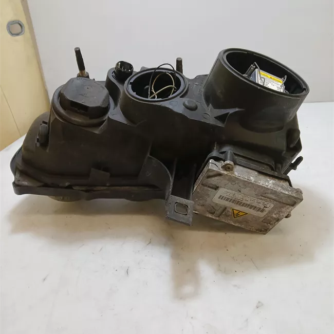 Proiettore destro Xeno