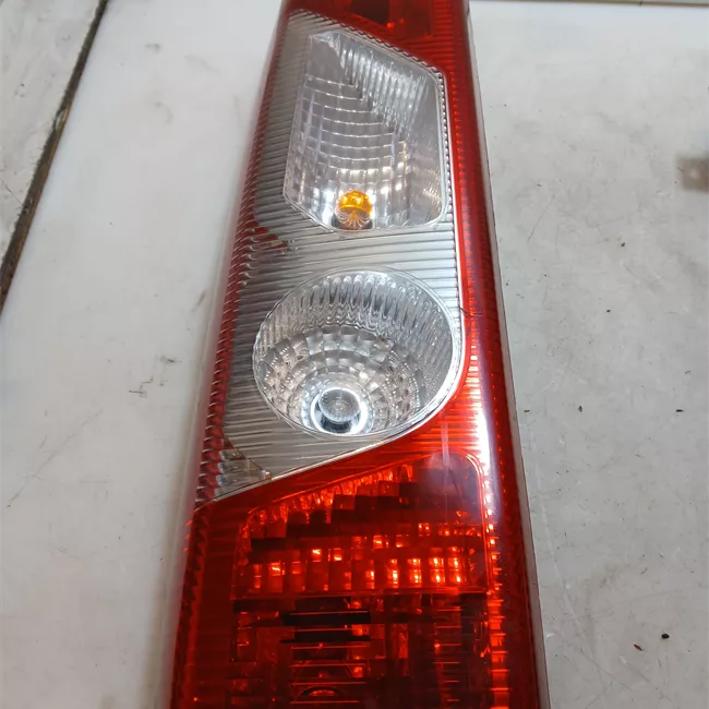 Fanale posteriore sinistro