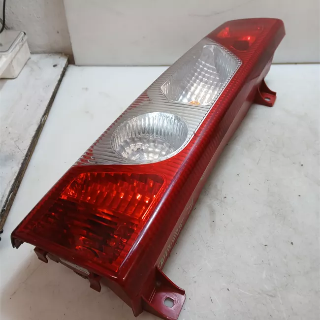 Fanale posteriore sinistro