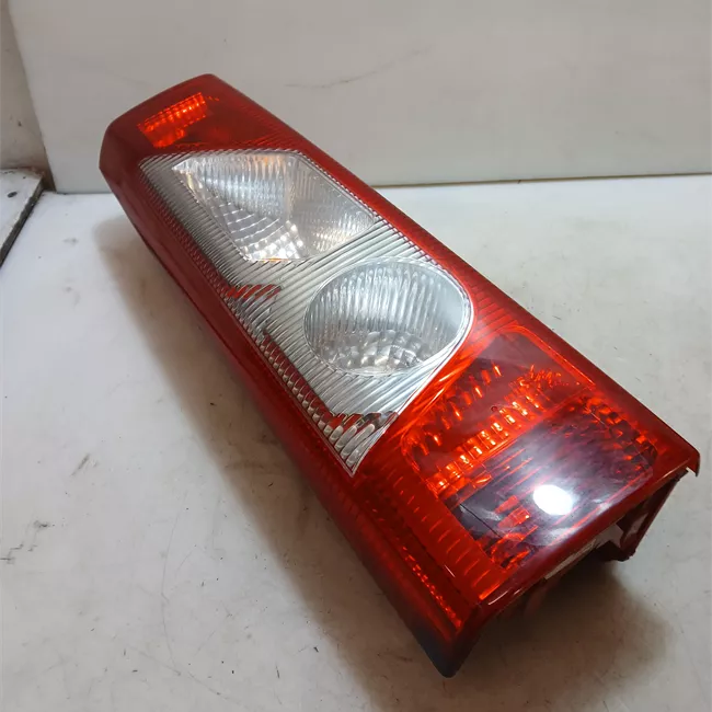 Fanale posteriore sinistro