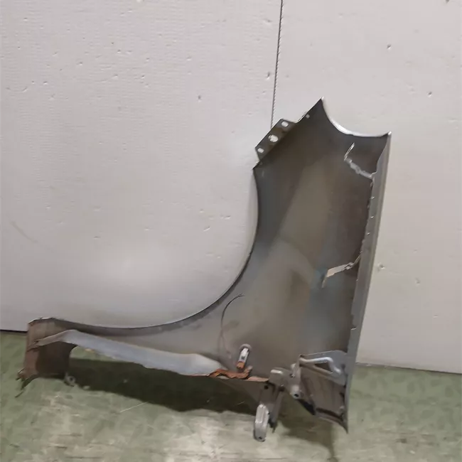 Parafango anteriore destro