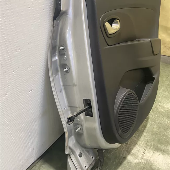 Porta posteriore destra