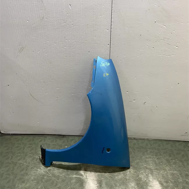 Parafango anteriore sinistro