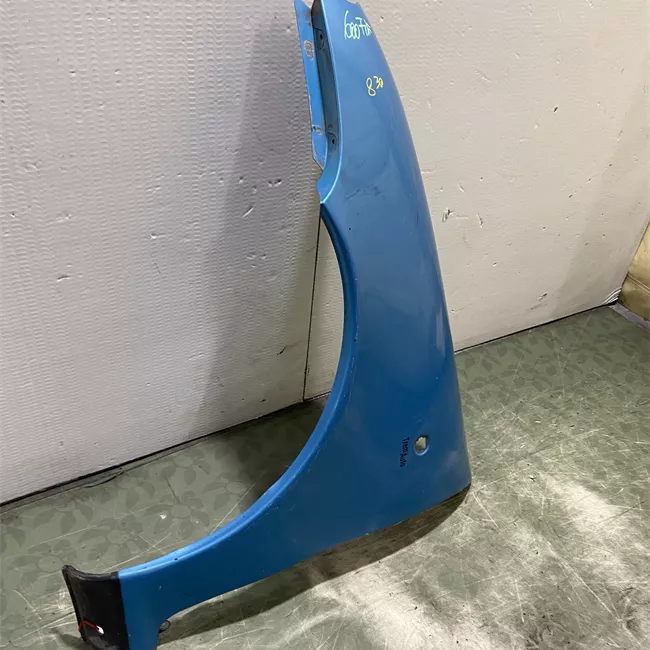 Parafango anteriore sinistro