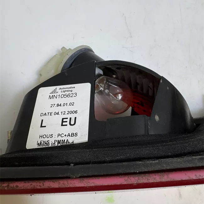 Fanale posteriore parte interno sinistro fendi