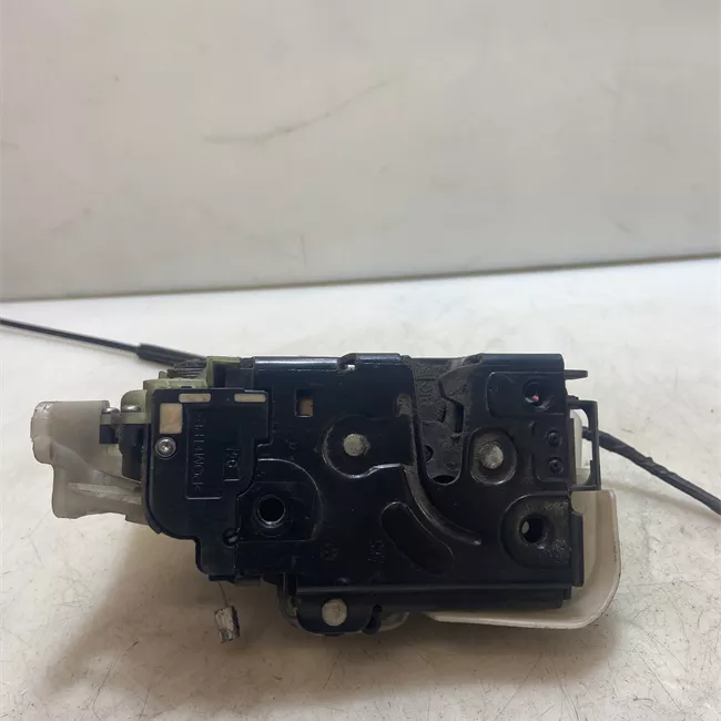 Serratura porta anteriore sinistra