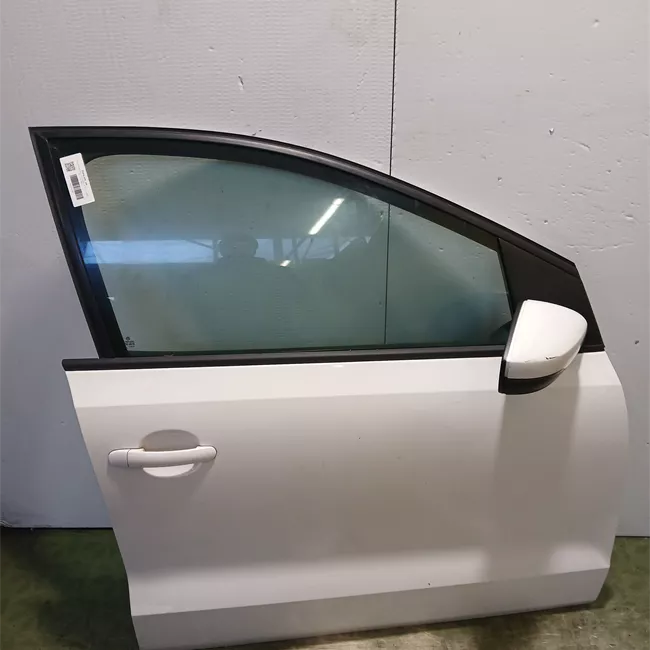 Porta anteriore destra