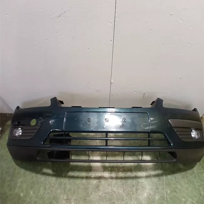 Paraurti anteriore con primer