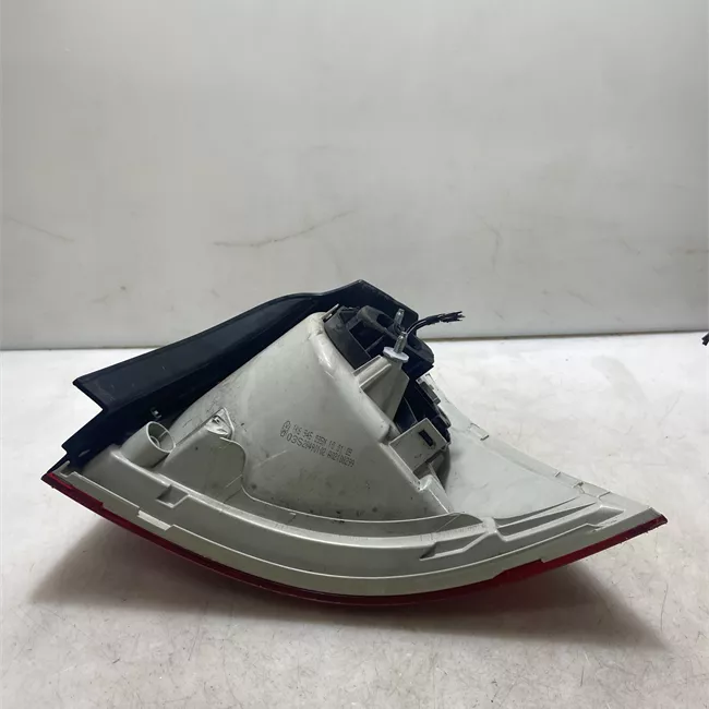 Fanale posteriore parte esterno sinistro