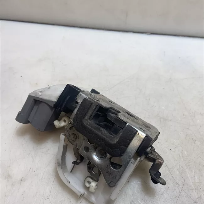 Serratura porta anteriore sinistra