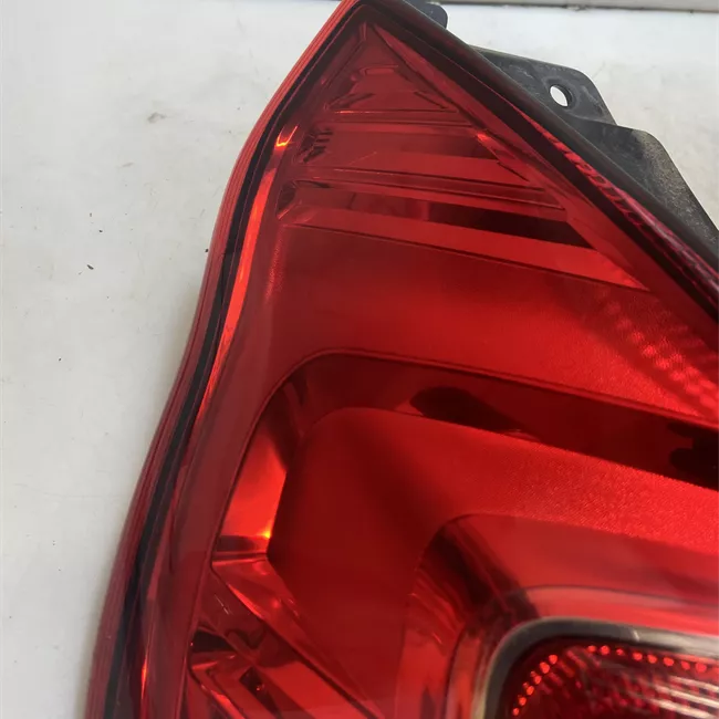 Fanale posteriore sinistro Livello 6