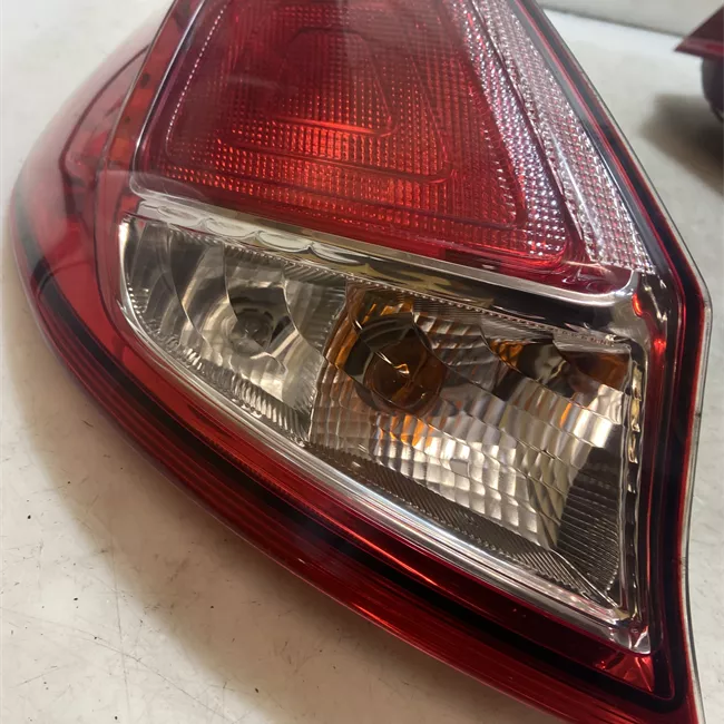 Fanale posteriore sinistro Livello 6