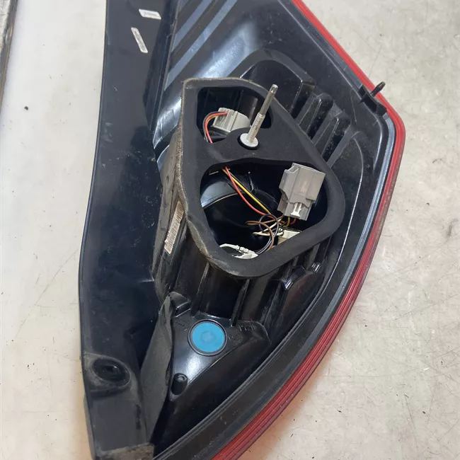 Fanale posteriore sinistro Livello 6