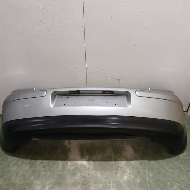 Paraurti posteriore con primer