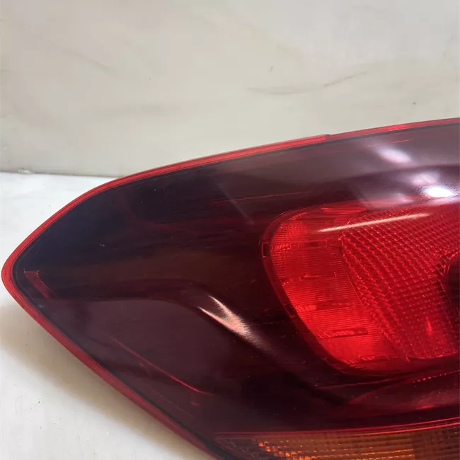 Fanale posteriore parte esterno sinistro Tinta scura