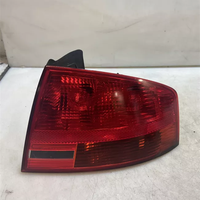 Fanale posteriore parte esterno sinistro