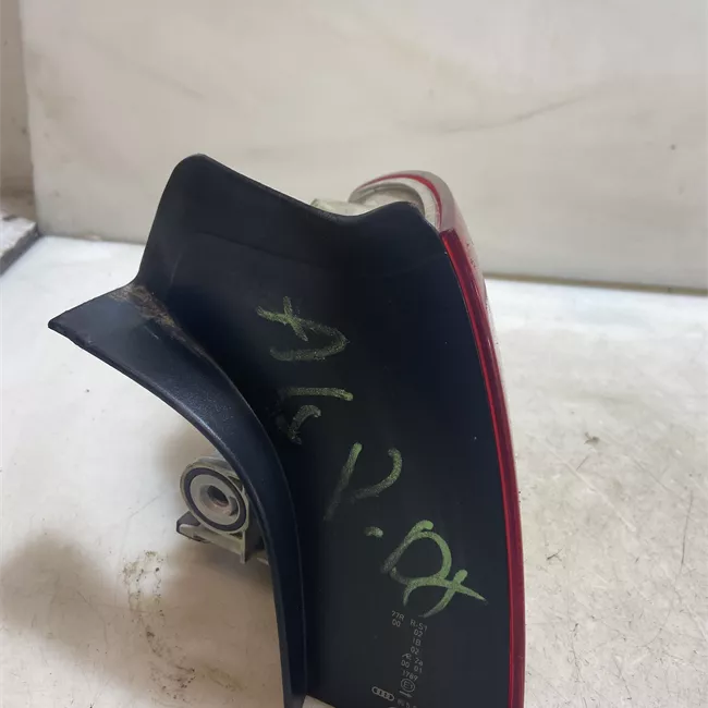 Fanale posteriore parte esterno sinistro