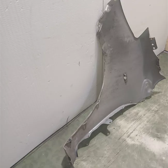 Parafango anteriore destro