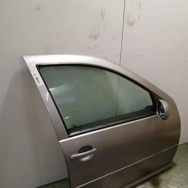 Porta anteriore destra