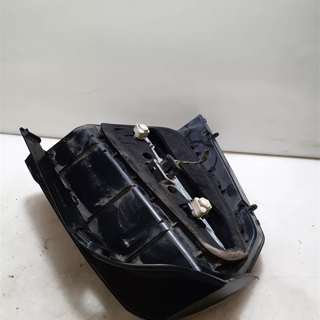 Fanale posteriore destro senza portalampada