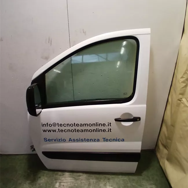 Porta anteriore sinistra