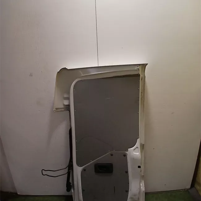 Porta carico posteriore a battente destra