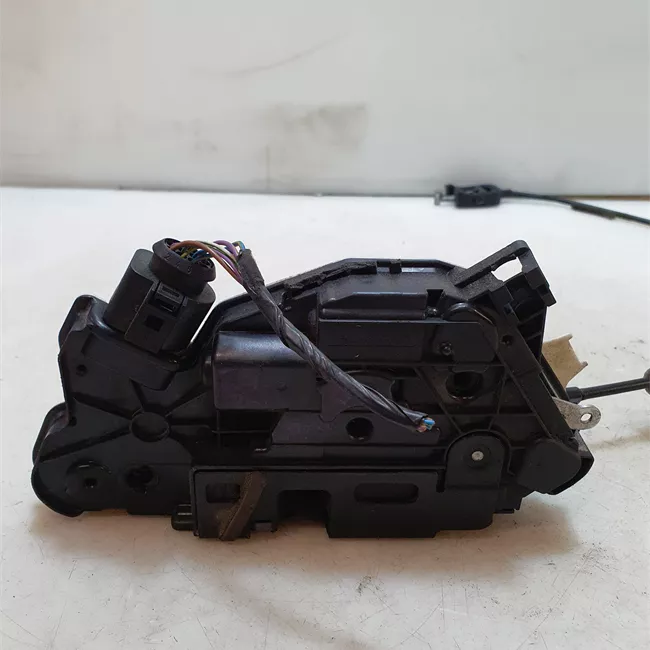 Serratura porta anteriore sinistra