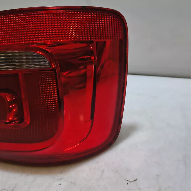 Fanale posteriore parte esterno sinistro