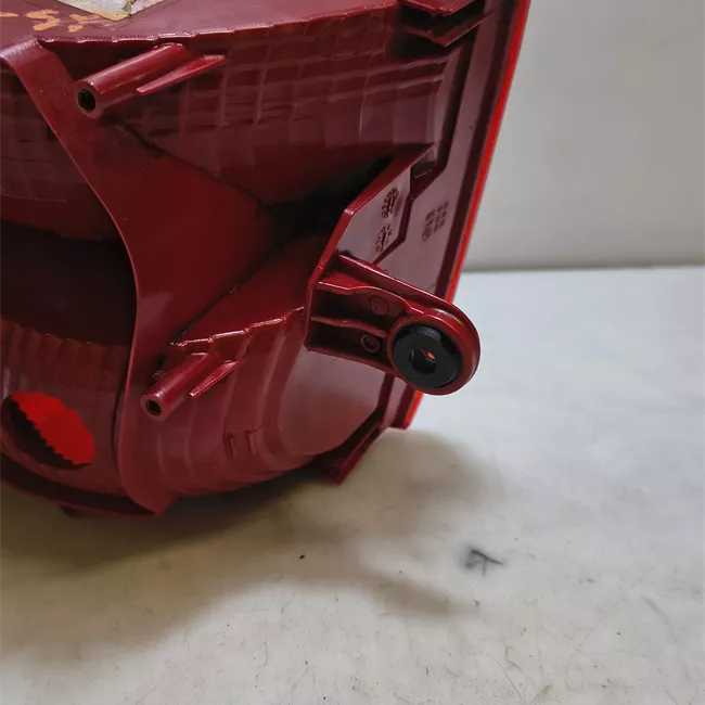 Fanale posteriore parte esterno sinistro