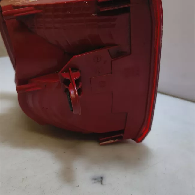 Fanale posteriore parte esterno sinistro