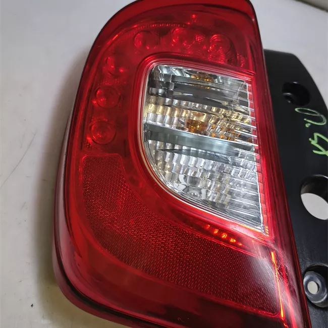 Fanale posteriore sinistro