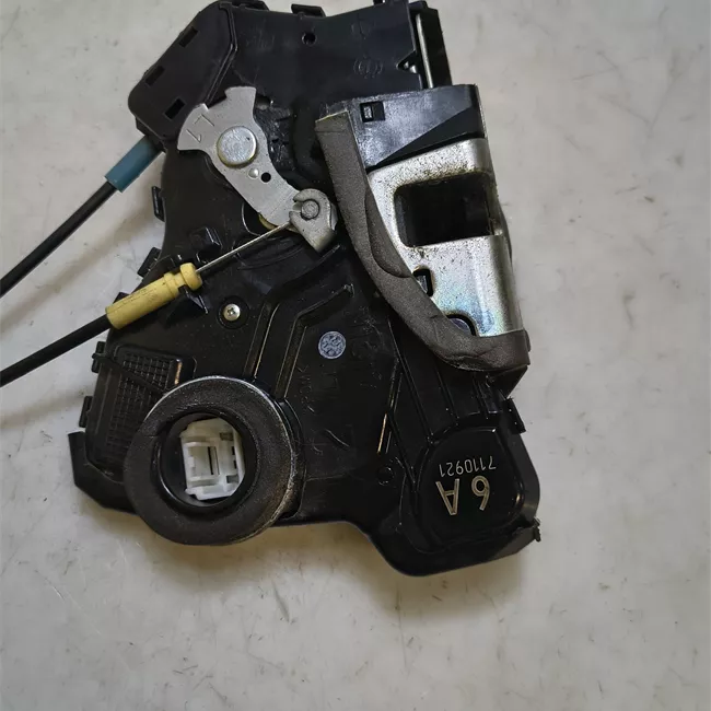 Serratura porta anteriore sinistra