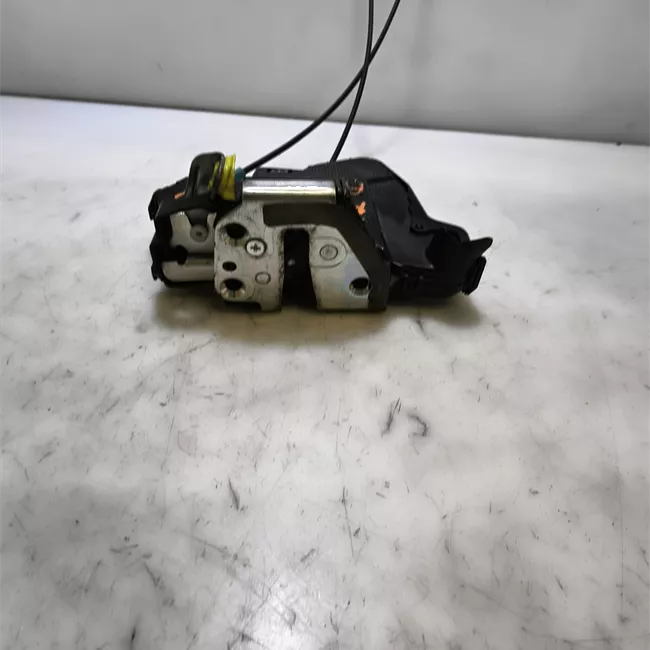 Serratura porta anteriore sinistra