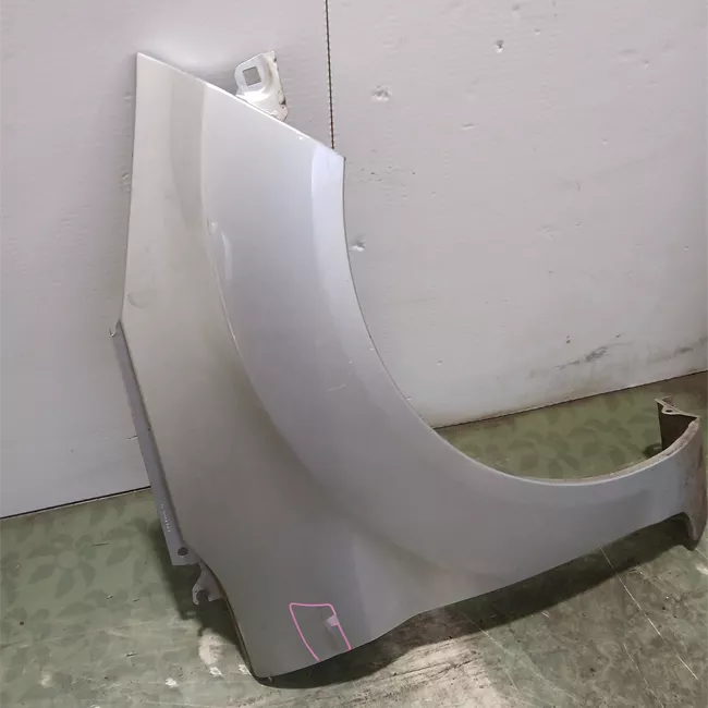 Parafango anteriore sinistro