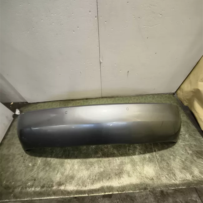 Paraurti posteriore con sensori parcheggio