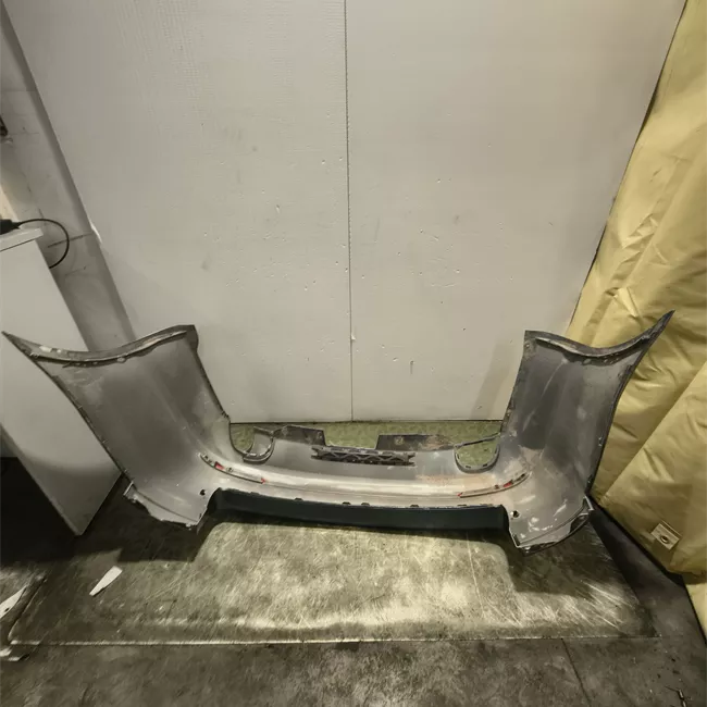 Paraurti posteriore con sensori parcheggio