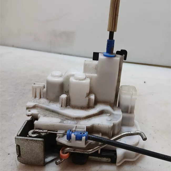 Serratura porta anteriore sinistra