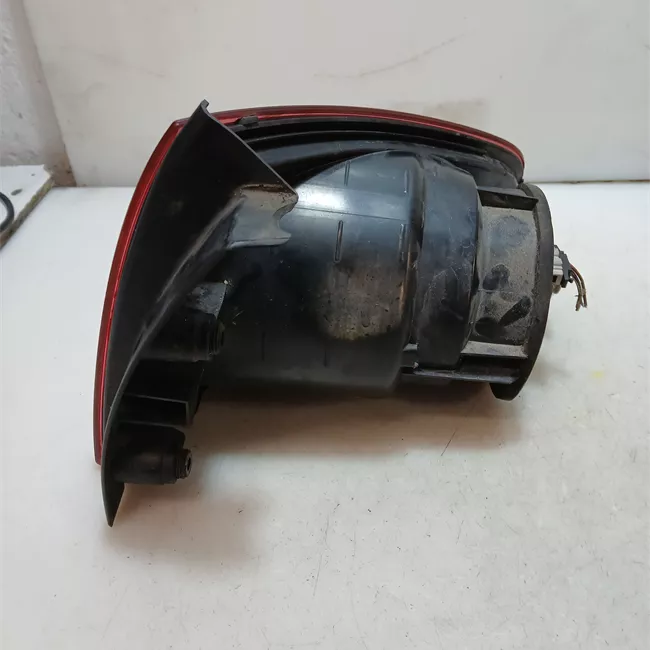 Fanale posteriore sinistro Nero