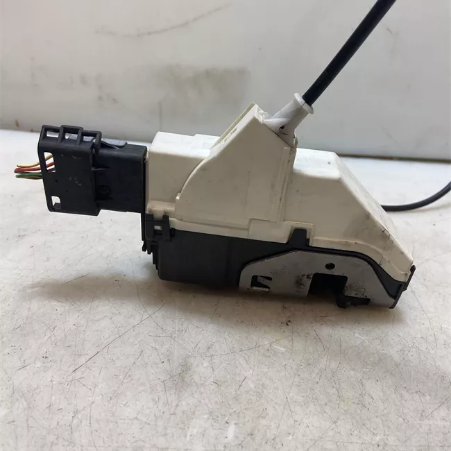 Serratura porta anteriore destra